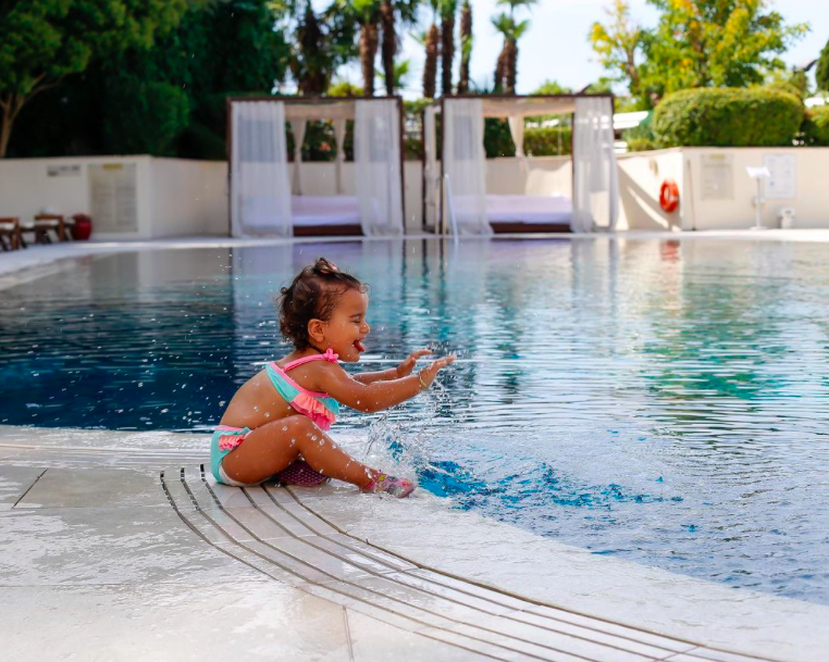 conrad istanbul piscine exterieure 2