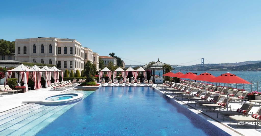 four seasons hotel istanbul piscine exterieure