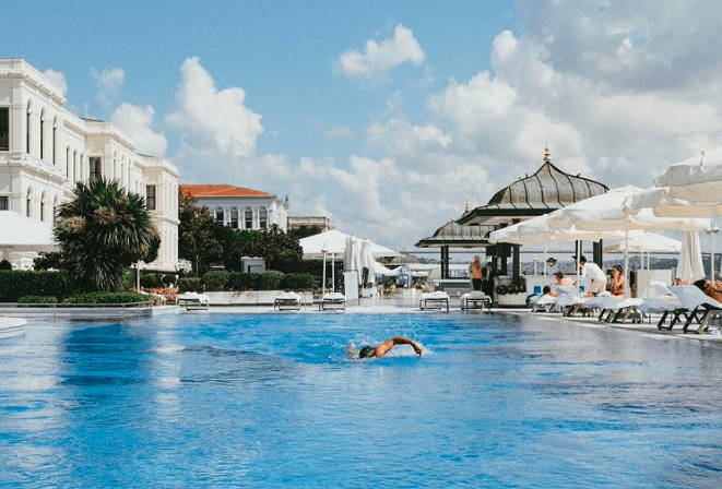 four seasons hotel istanbul piscine exterieure