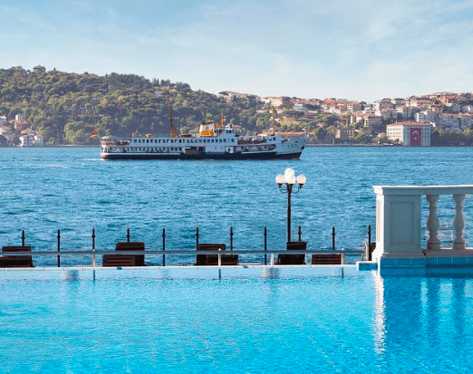 piscine hotel istanbul turquie ciragan