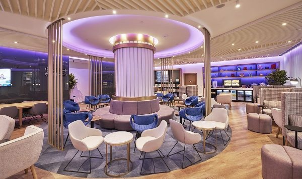 yotelair-ist-komyuniti-airside-interior-600-e1579470103399